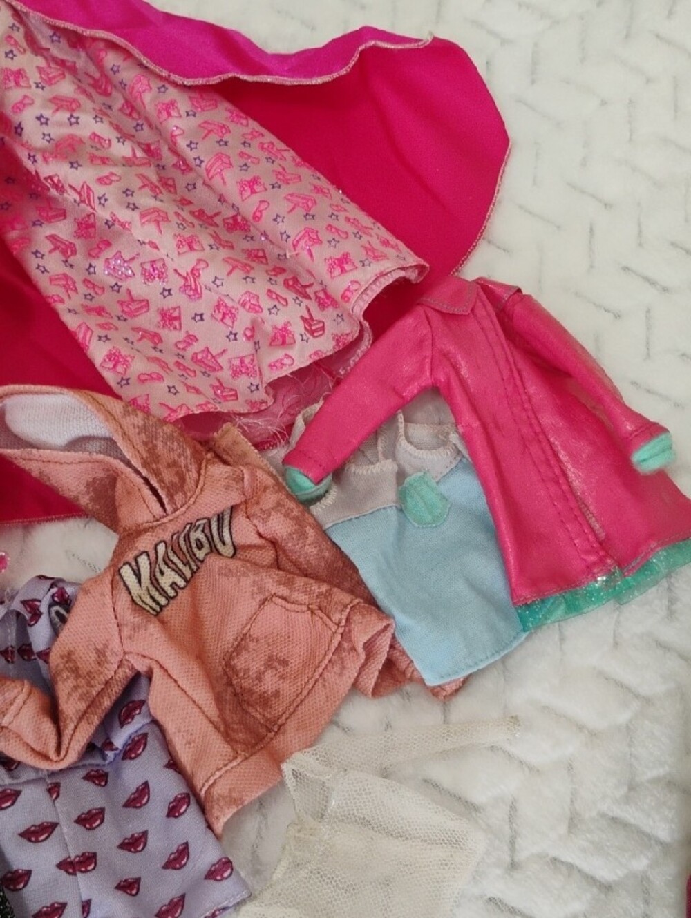 Barbie & Family Dolls- Assorted Outfits & Accessories - Picture 5 of 7